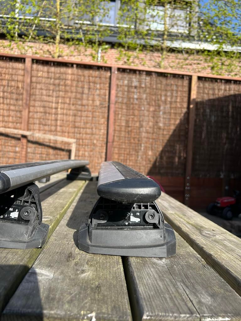 Thule Wingbar dakdrager tbv BMW 1-serie( oud en nieuw model), Ophalen, Gebruikt