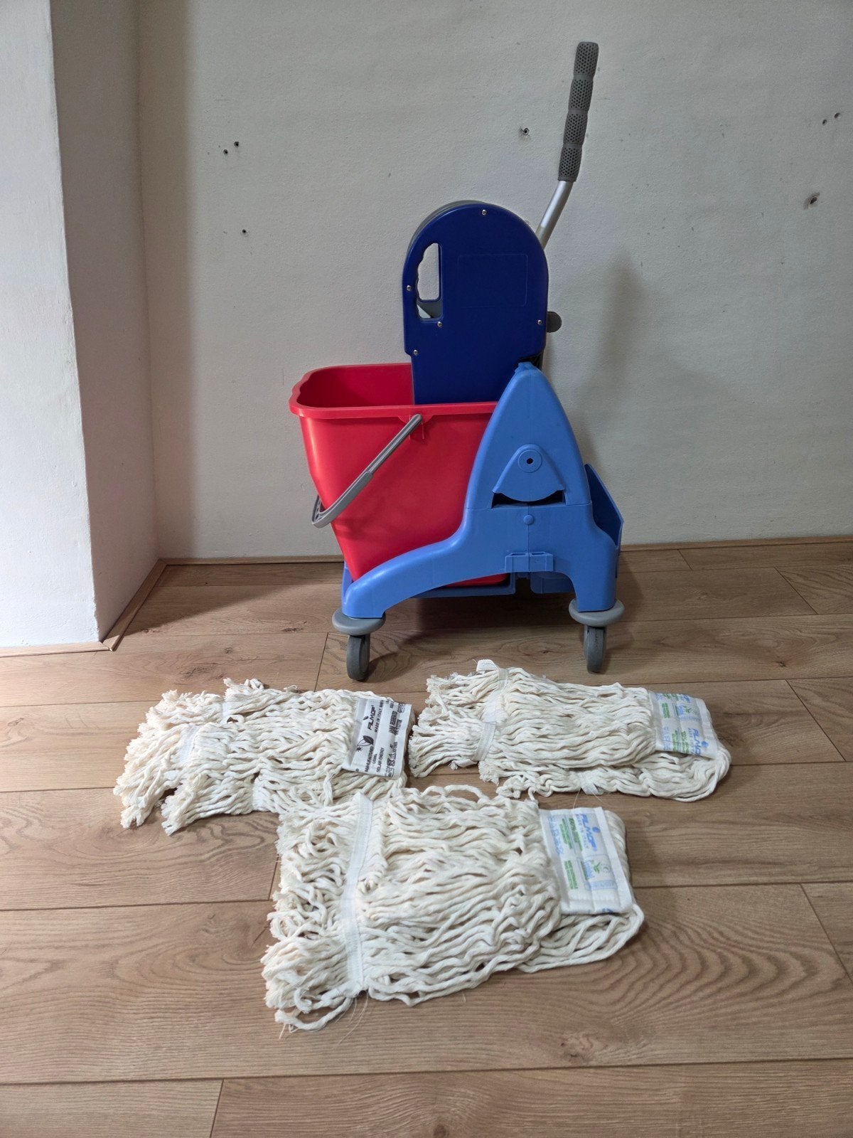 Professionele Mopwagen met Emmer en Mop, Huis en Inrichting, Schoonmaakartikelen, Ophalen of Verzenden, Dweilemmer, -bak, of -wagen