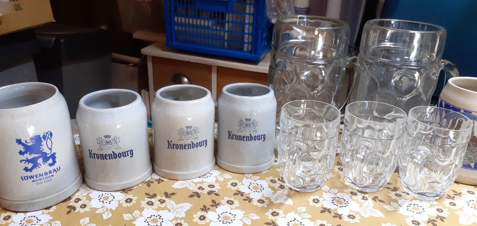 Verschillende bier pullen van glas en porseleinen, Ophalen, Zo goed als nieuw