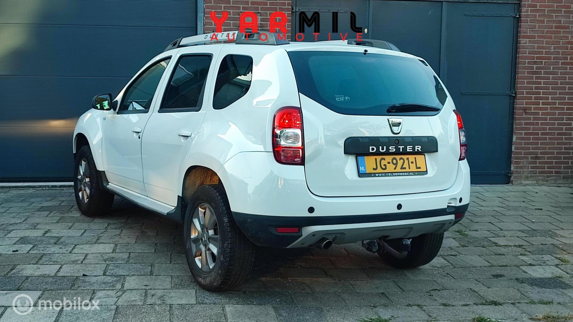 Dacia Duster 1.2 TCe 4x2 Prestige TREKHAAK AIRCO LEDEREN BEK, Auto's, Voorwielaandrijving, Dealer onderhouden, 125 pk, Gebruikt