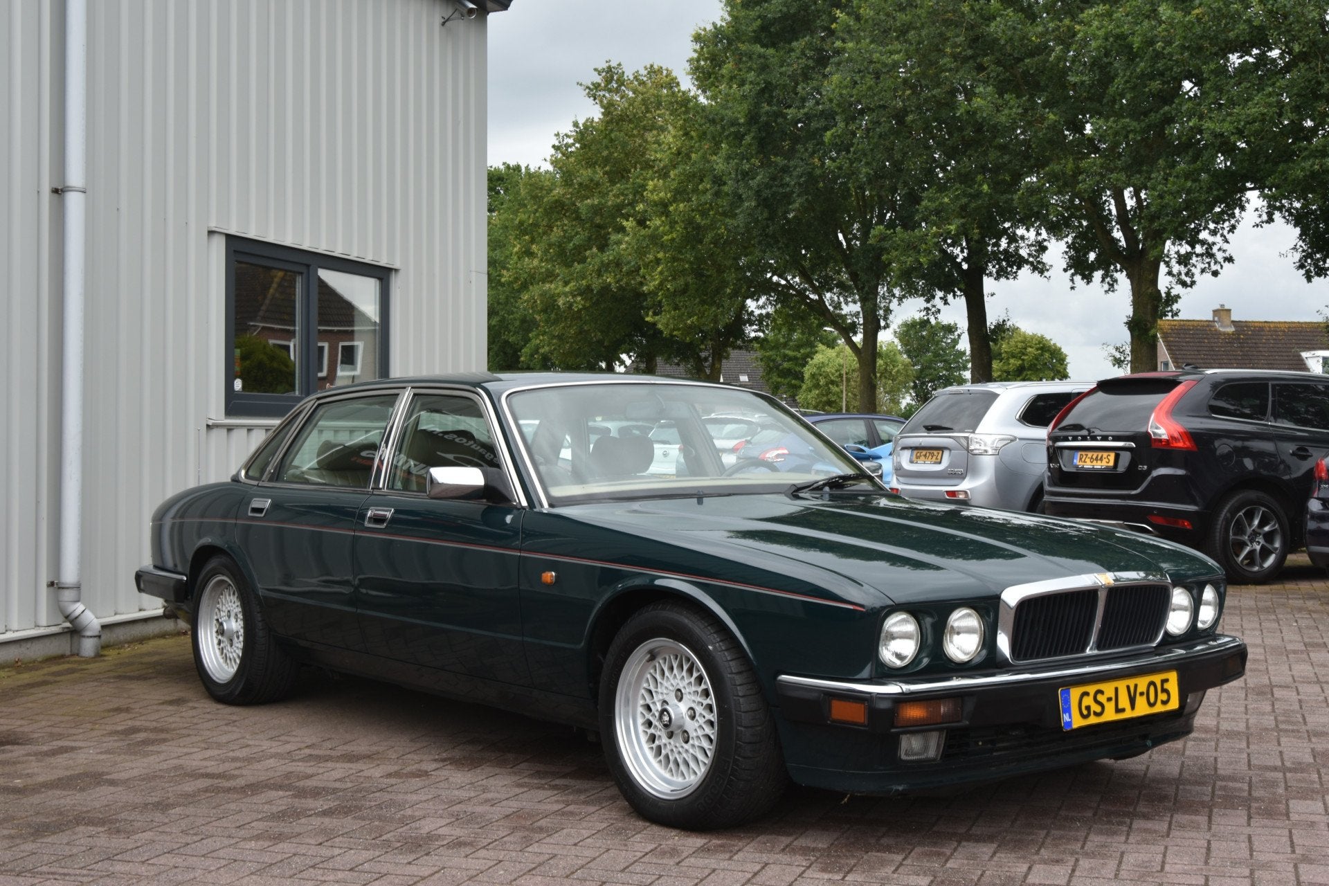 Jaguar XJ 6.0 V12 Origineel Nederlands! (bj 1993, automaat), Auto's, Automaat, Achterwielaandrijving, 320 pk, Bedrijf