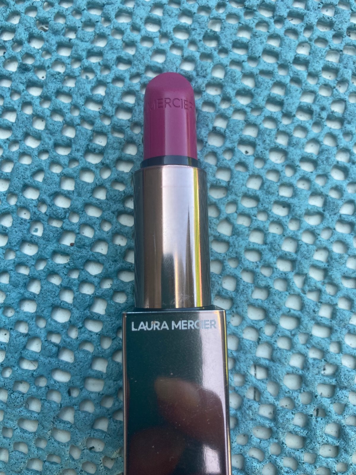 Laura Mercier Rouge Essentiel Lipstick – Plum Sublime (ZGAN), Ophalen of Verzenden, Zo goed als nieuw, Make-up, Overige kleuren