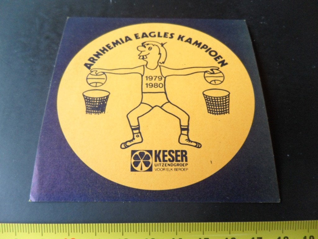 sticker KESER Uitzendgroep Arnhemia Eagles Kampioen 1979, Verzamelen, Stickers, Ophalen, Zo goed als nieuw
