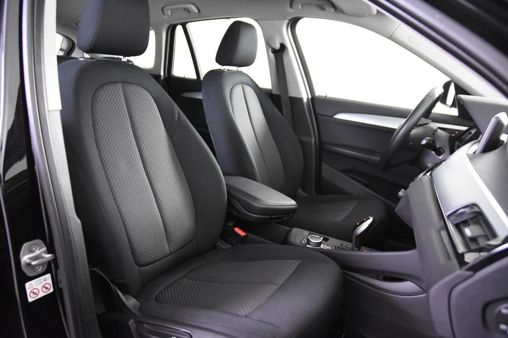 BMW X1 sDrive16d *1ste Eigenaar*PDC*Navigatie*DAB*, Auto's, Stof, Gebruikt, Skiluik, 116 pk