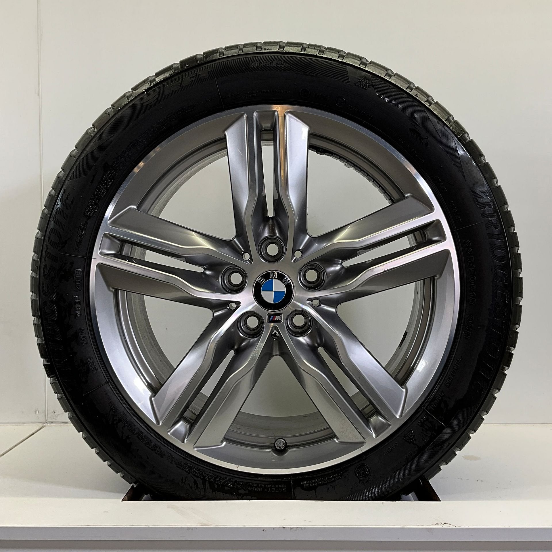 BMW X1 F48 X2 F39 SET VELGEN + WINTERBANDEN 18 INCH ORIG. 57, Auto-onderdelen, Banden en Velgen, 18 inch, Gebruikt, -, -