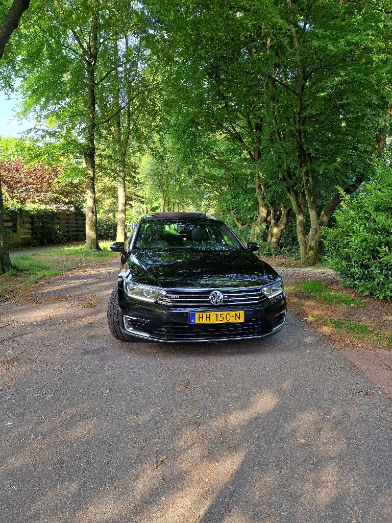 Volkswagen Passat 1.4 TSI 160KW GTE Phev VAR Dsg6 2015 Zwart, Zwart, 1600 kg, 93 €/maand, Onderhoudsboekje