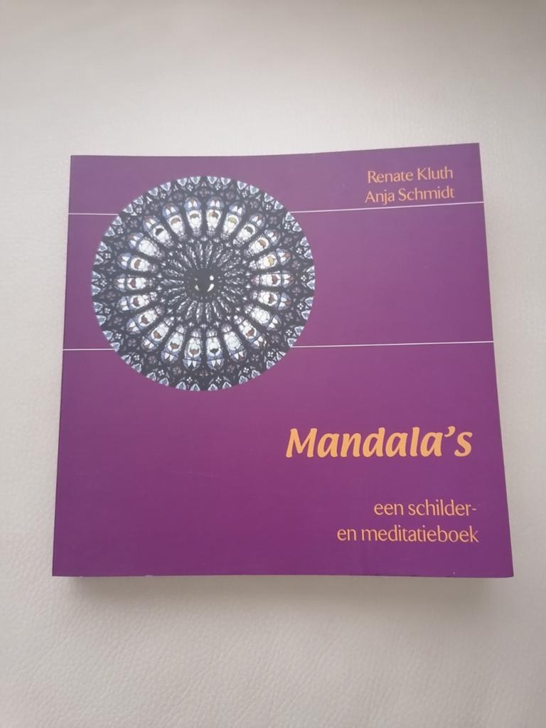 Mandala's: Een schilder- en meditatieboek, Meditatie of Yoga, Ophalen of Verzenden, Zo goed als nieuw, Renate Kluth, Anja Schmidt