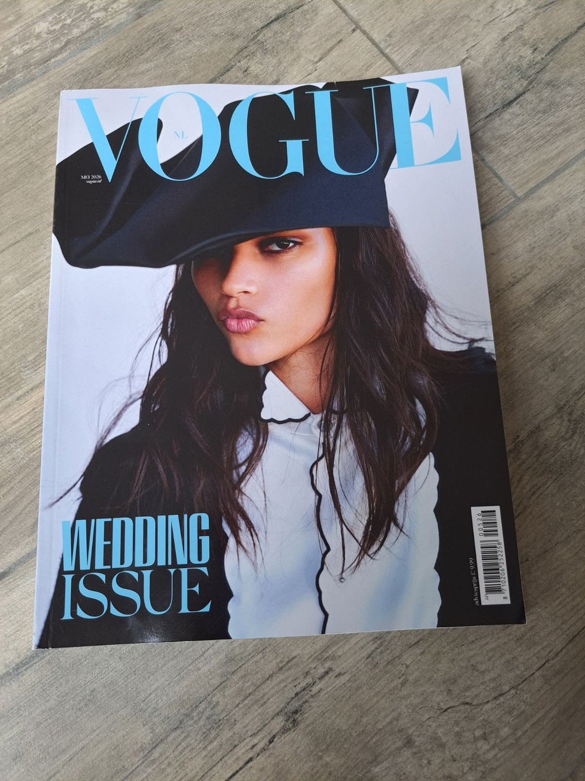 1x Vogue, Ophalen of Verzenden, Gelezen, Damesbladen