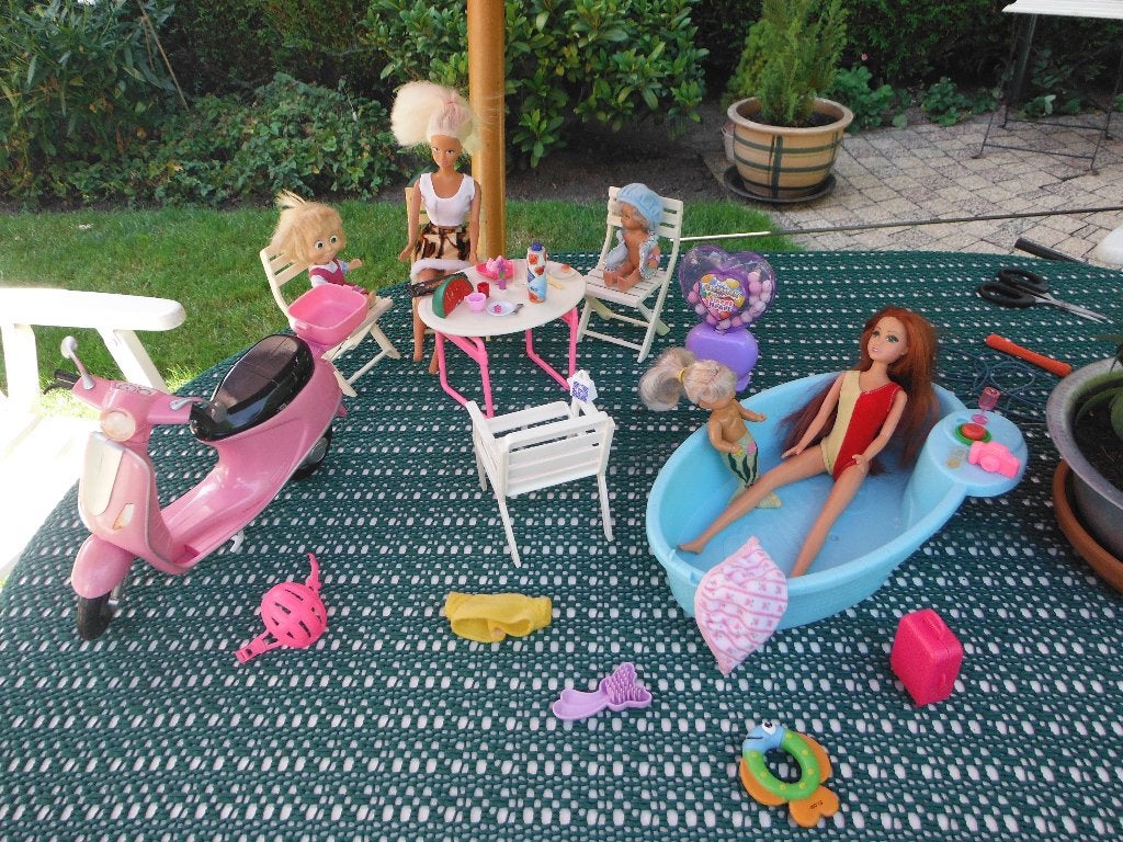 barbie  met zwembad en tuinset, Ophalen, Gebruikt, Barbie