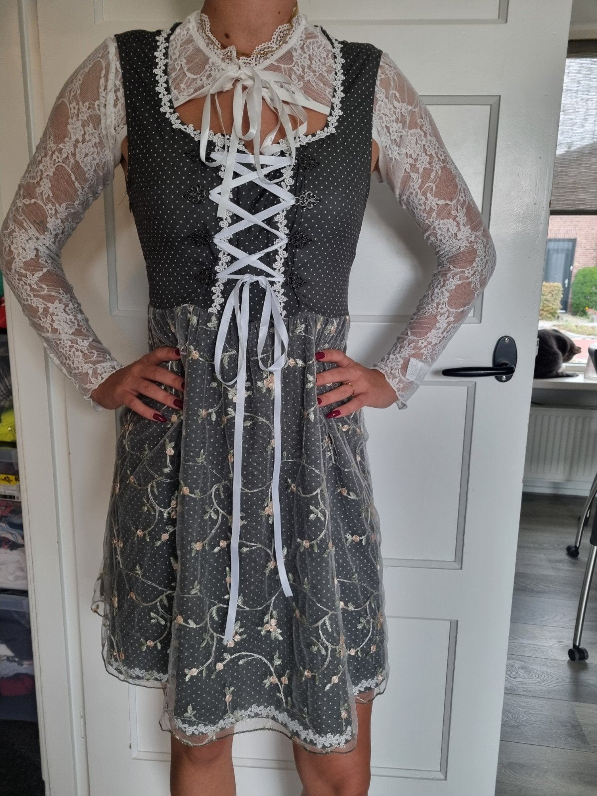 Dirndl jurk maat  S / M  groen met witte stippen en losse ka, Kleding | Dames, Nieuw, Ophalen of Verzenden, Onbekend, Knielengte