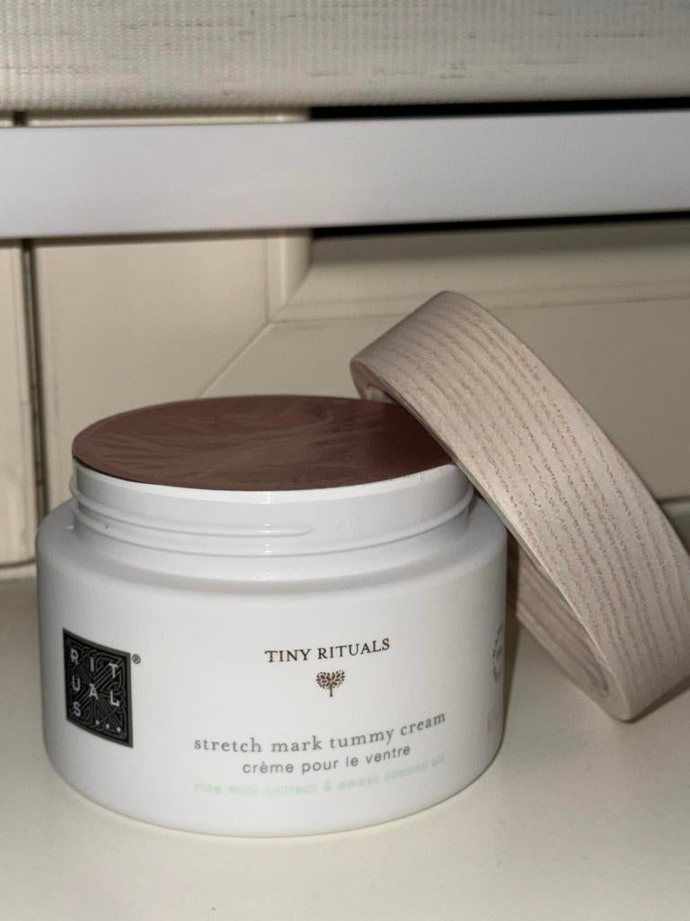 Nieuwe Tiny Rituals Stretch Mark Tummy Cream, Ophalen of Verzenden, Nieuw, Bodylotion, Crème of Olie