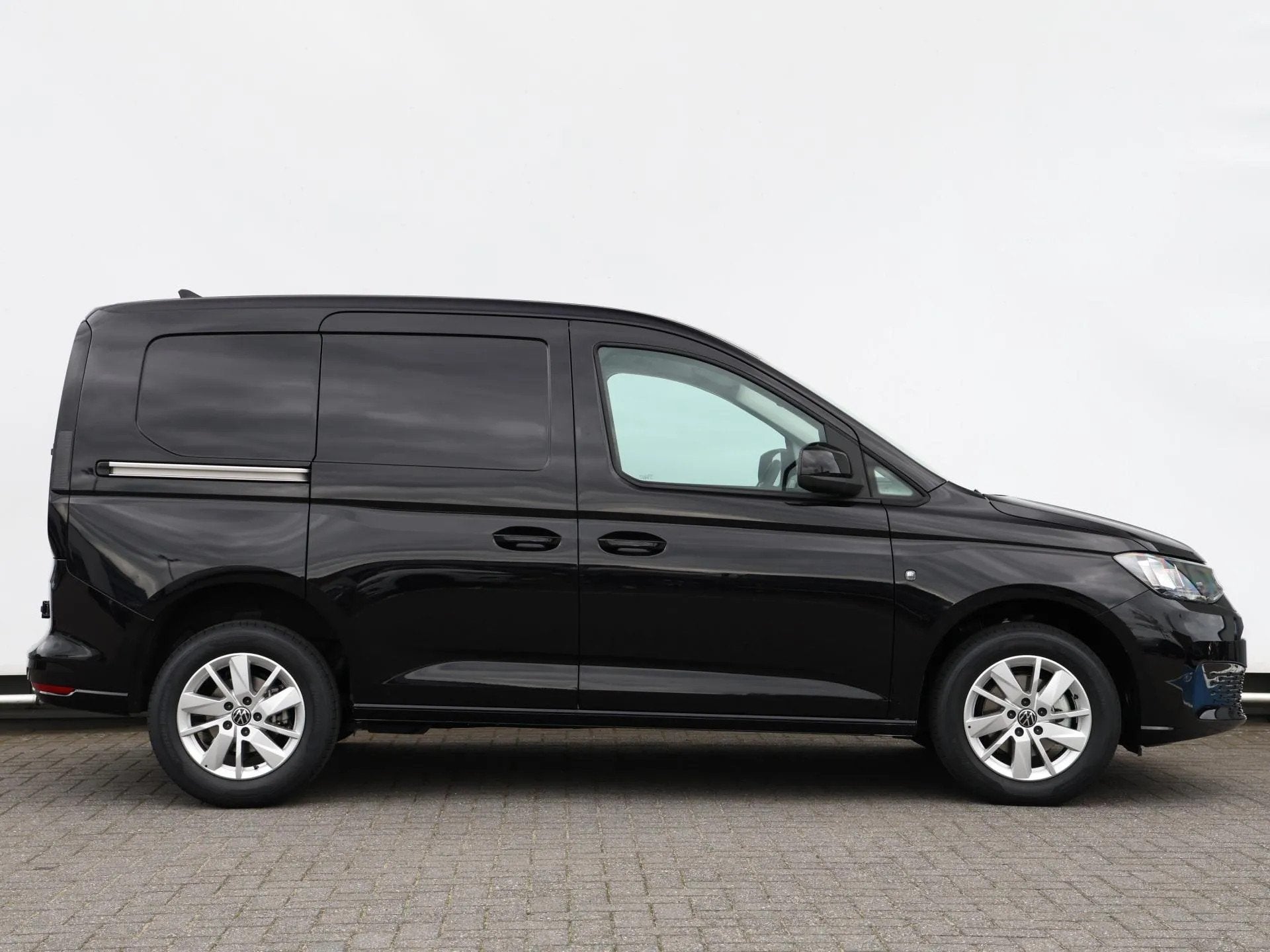 Volkswagen Caddy 2.0 TDI 75pk Style (bj 2026), Overige modellen, Overige carrosserieën, Zwart, Bedrijf