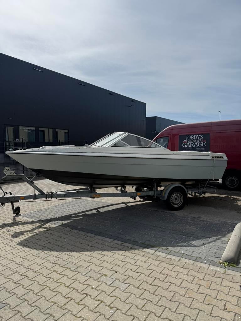 Bayliner Capri 1950 CL + Trailer – Geen vaarbewijs nodig, Watersport en Boten, Speedboten, Gebruikt, Benzine, 120 tot 200 pk, Binnenboordmotor