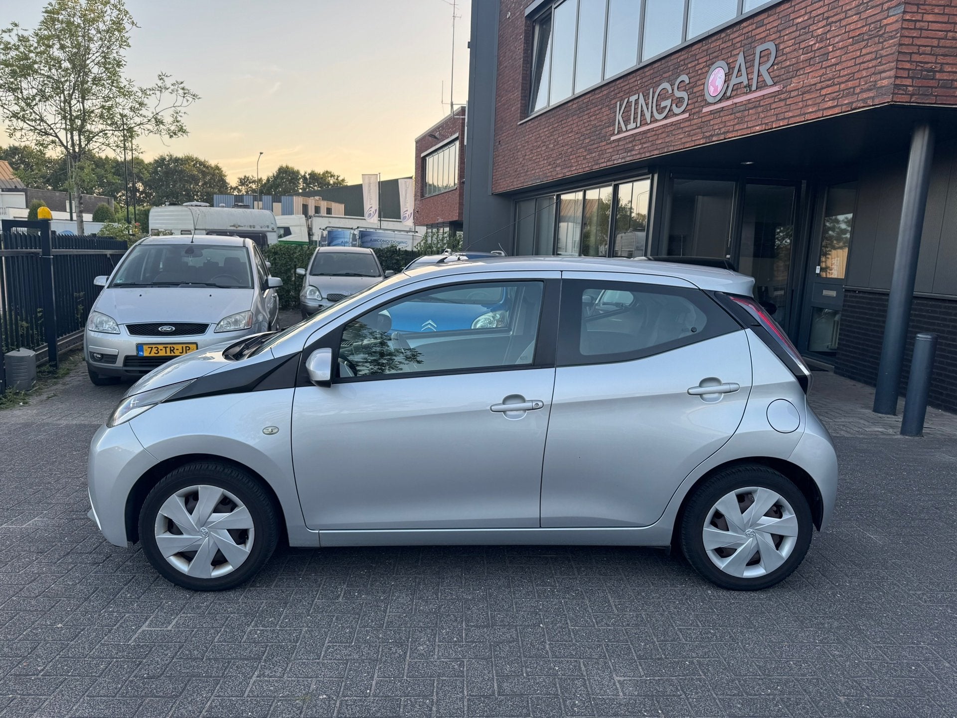 Toyota Aygo 1.0 VVT-i x-play 5 DRS AIRCO CRUISE CAMERA APK 2, Voorwielaandrijving, Euro 5, Gebruikt, 4 stoelen