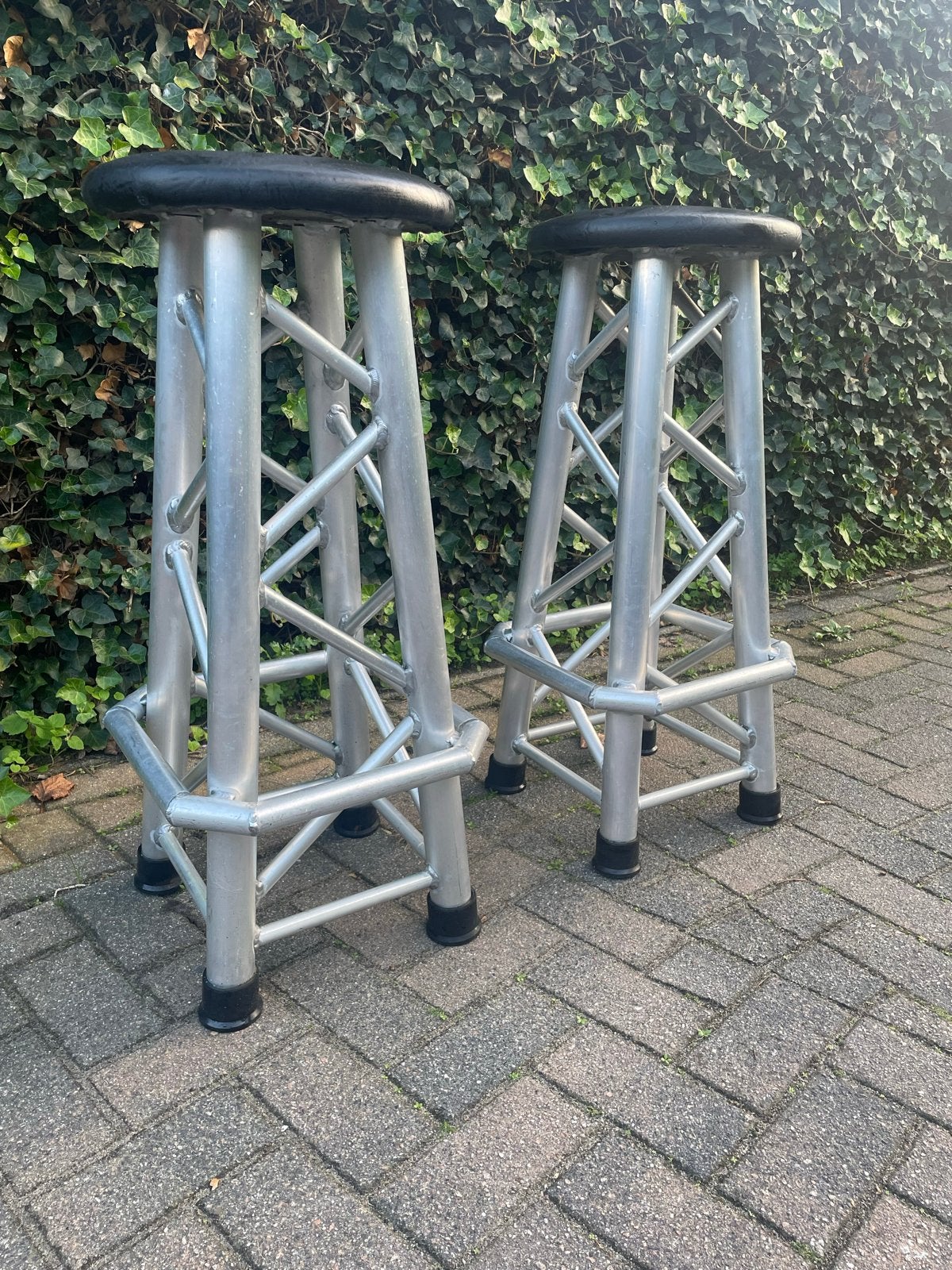 Set van 2 robuuste barkrukken aluminium truss, Ophalen, Gebruikt, 60 tot 90 cm, Metaal