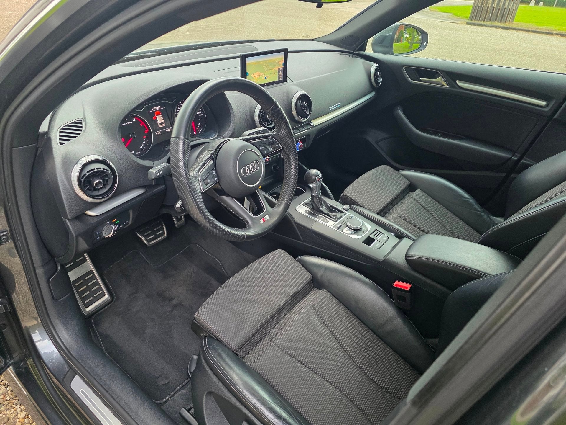 Audi A3 Sportback 35 TFSI CoD Sport S Line Edition, Euro 6, 4 cilinders, 150 pk, Leder en Stof