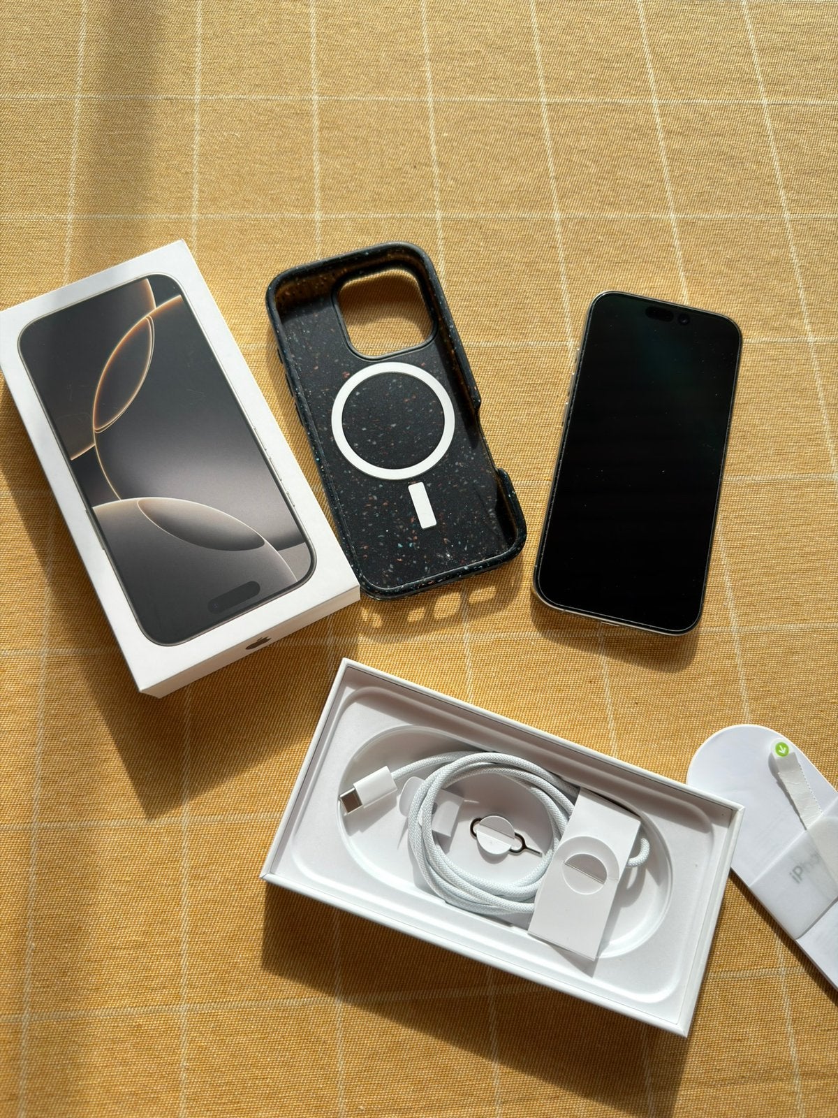 Foto 4 van iPhone16 Pro 128GB - Zo goed als nieuw!