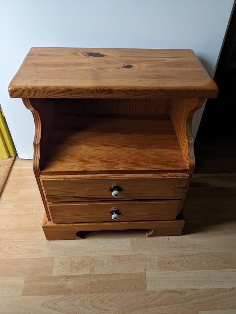 Vintage nachtkastje grenen - Lipa - jaren 70/80, Huis en Inrichting, Slaapkamer | Nachtkastjes, Ophalen, Gebruikt, 55 tot 70 cm