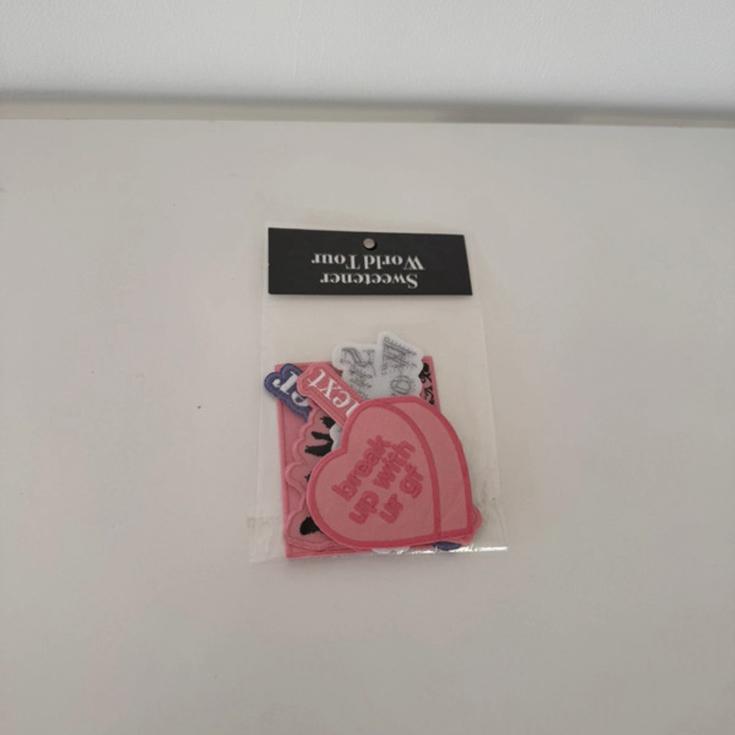sweetener world tour patches, Ophalen of Verzenden, Zo goed als nieuw, Sport