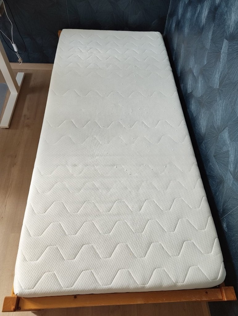 Nette comfortabele matras 200x90 cm koudschuim, Ophalen, Gebruikt, 90 cm, Eenpersoons