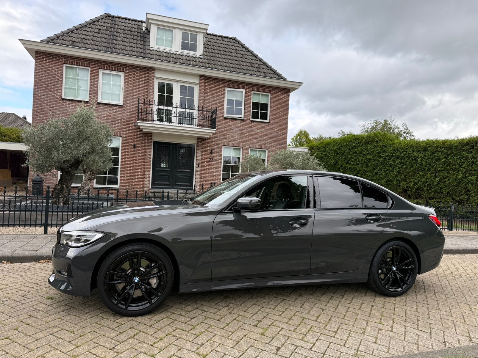 Bomvolle BMW 330i – 258 pk – incl. 3 jaar Dealeronderhoud!, Auto's, Automaat, 1998 cc, Achterwielaandrijving, 4 cilinders