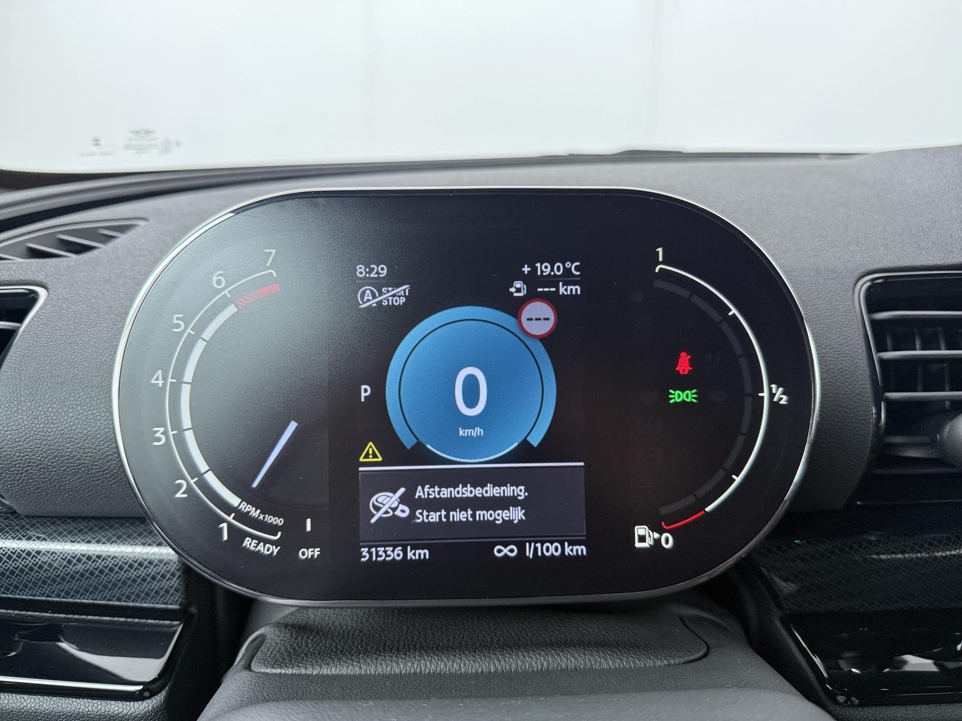 MINI Clubman Cooper | Cruise control | Keyless entry | Led k, 136 pk, Gebruikt, Zwart, 19 km/l