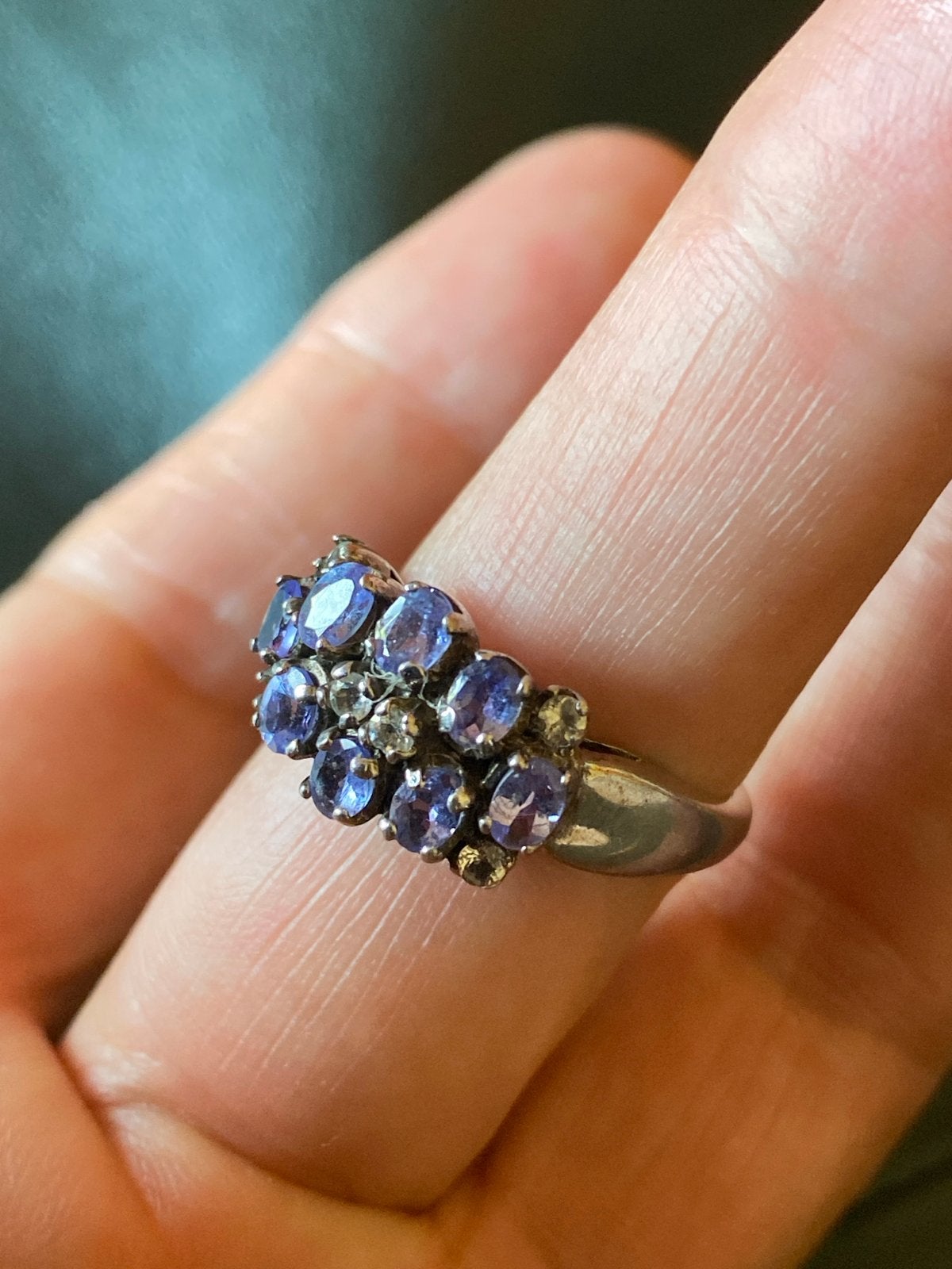 Zilveren ring met Tanzaniet en witte kristallen, maat 18-18., 18 tot 19, Gebruikt, Ophalen of Verzenden, Met edelsteen