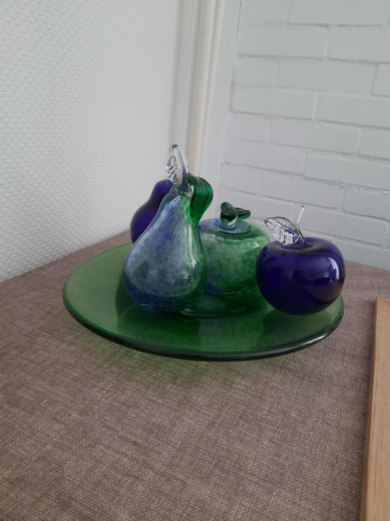 Fruitschaal gesigneerd Leerdamglas met glazen fruit., Ophalen, Zo goed als nieuw, Rond, Glas