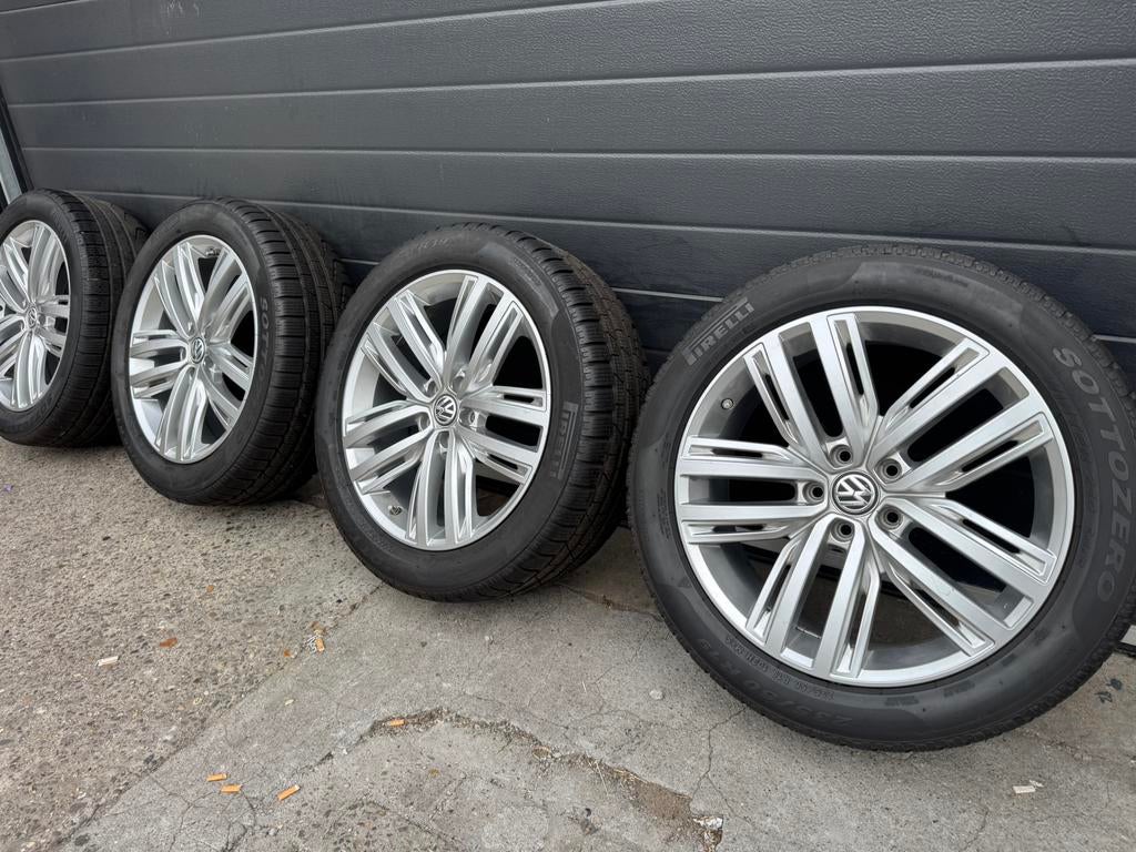 Originele Volkswagen Tiguan Aucklands 19 inch R-Line velgen, Auto-onderdelen, Banden en Velgen, 19 inch, Gebruikt, Banden en Velgen