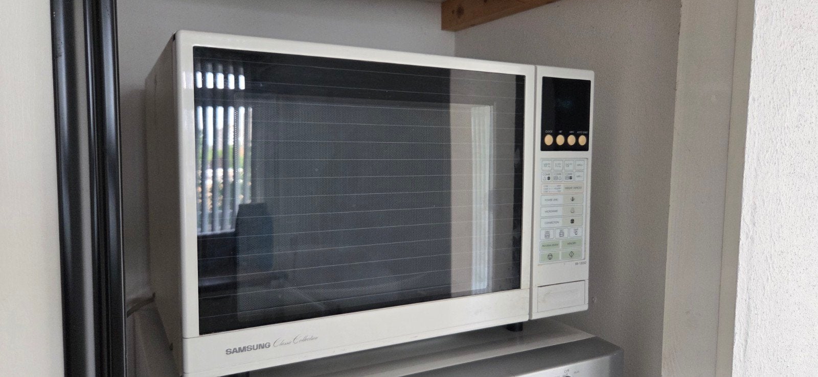 Samsung Combimagnetron Classic Collection RE-1200, Witgoed en Apparatuur, Magnetrons, Ophalen, Combimagnetron, Gebruikt, Draaiplateau