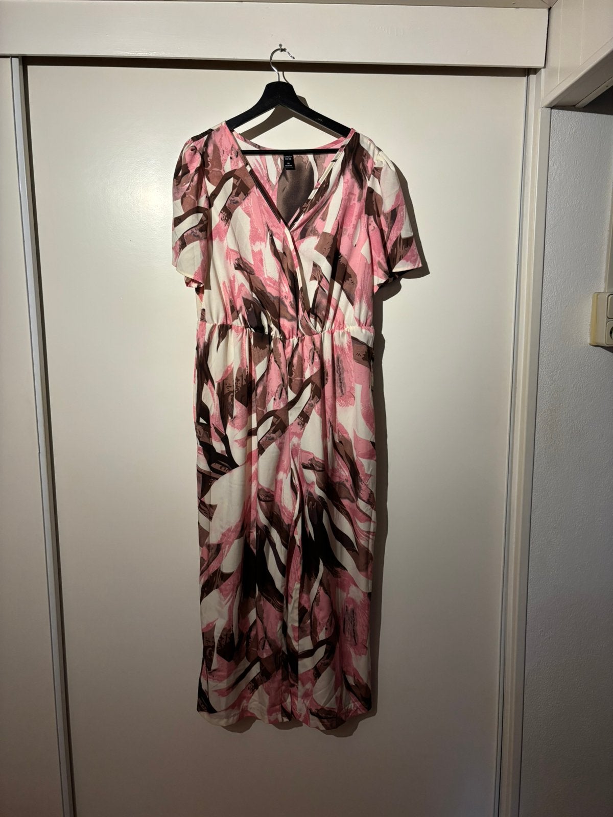 Kleurrijke jumpsuit maat XL €2,00 koopje!!, Ophalen of Verzenden, Zo goed als nieuw, Roze, Overige typen