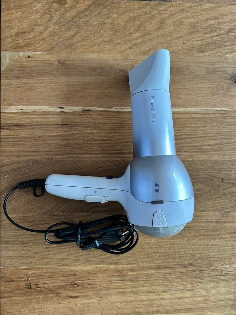 Braun föhn. 2000 watt., Ophalen of Verzenden, Zo goed als nieuw, Haarverzorging