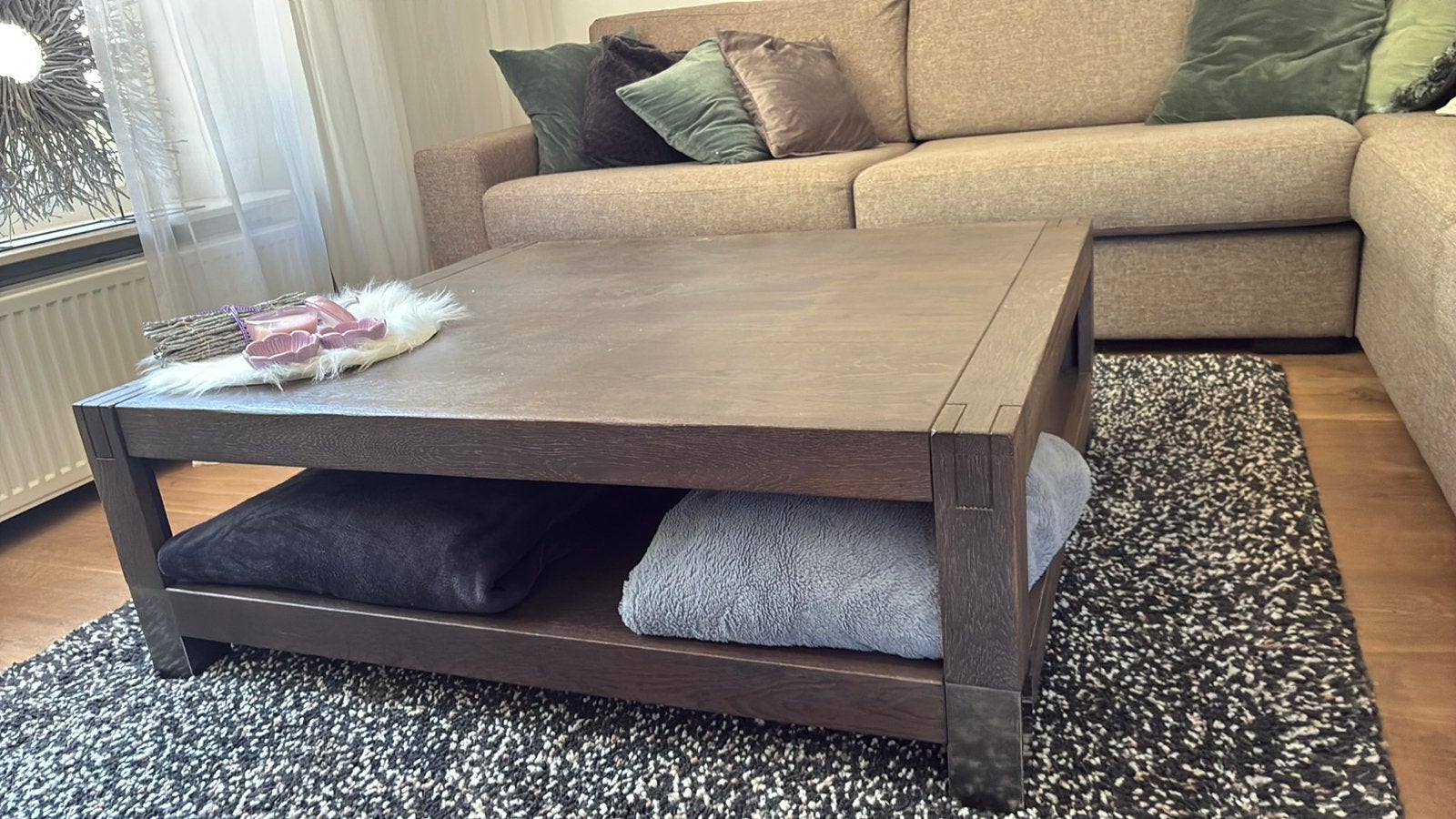 Prachtige salontafel, Strak modern, Vierkant, Zo goed als nieuw, 5 – 50