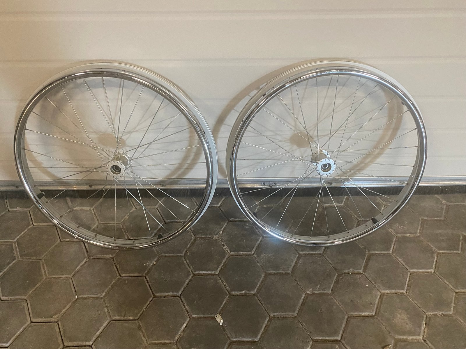 2 nieuwe rolstoelwielen, Ophalen, Nieuw
