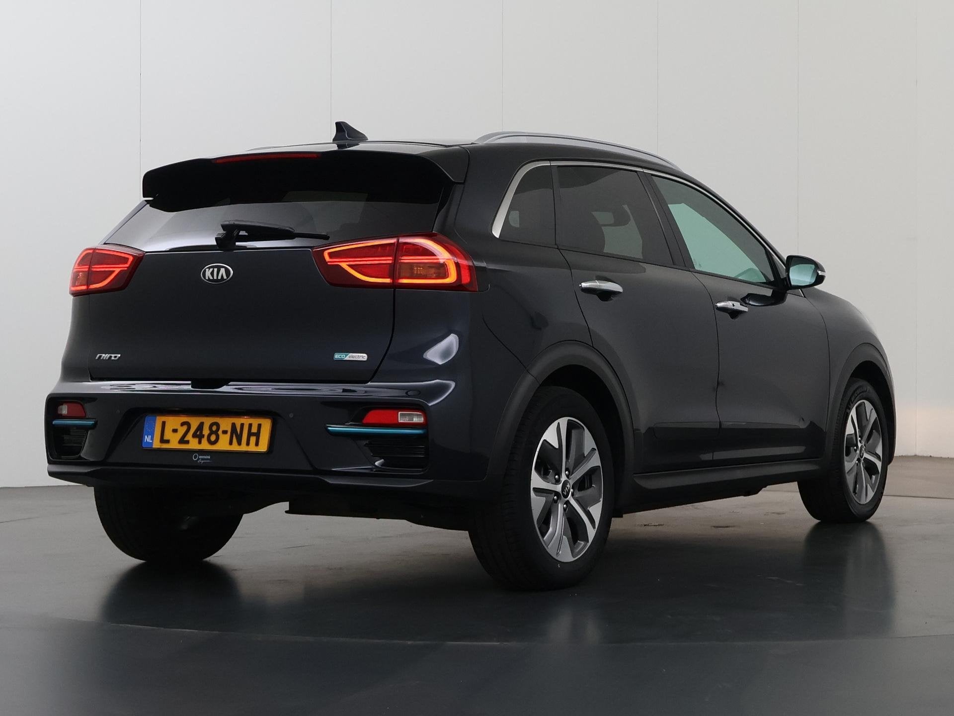 Kia e-Niro ExecutiveLine 64 kWh | SOH 94% | Schuif/Kanteldak, Dealer onderhouden, Gebruikt, 1712 kg, Blauw