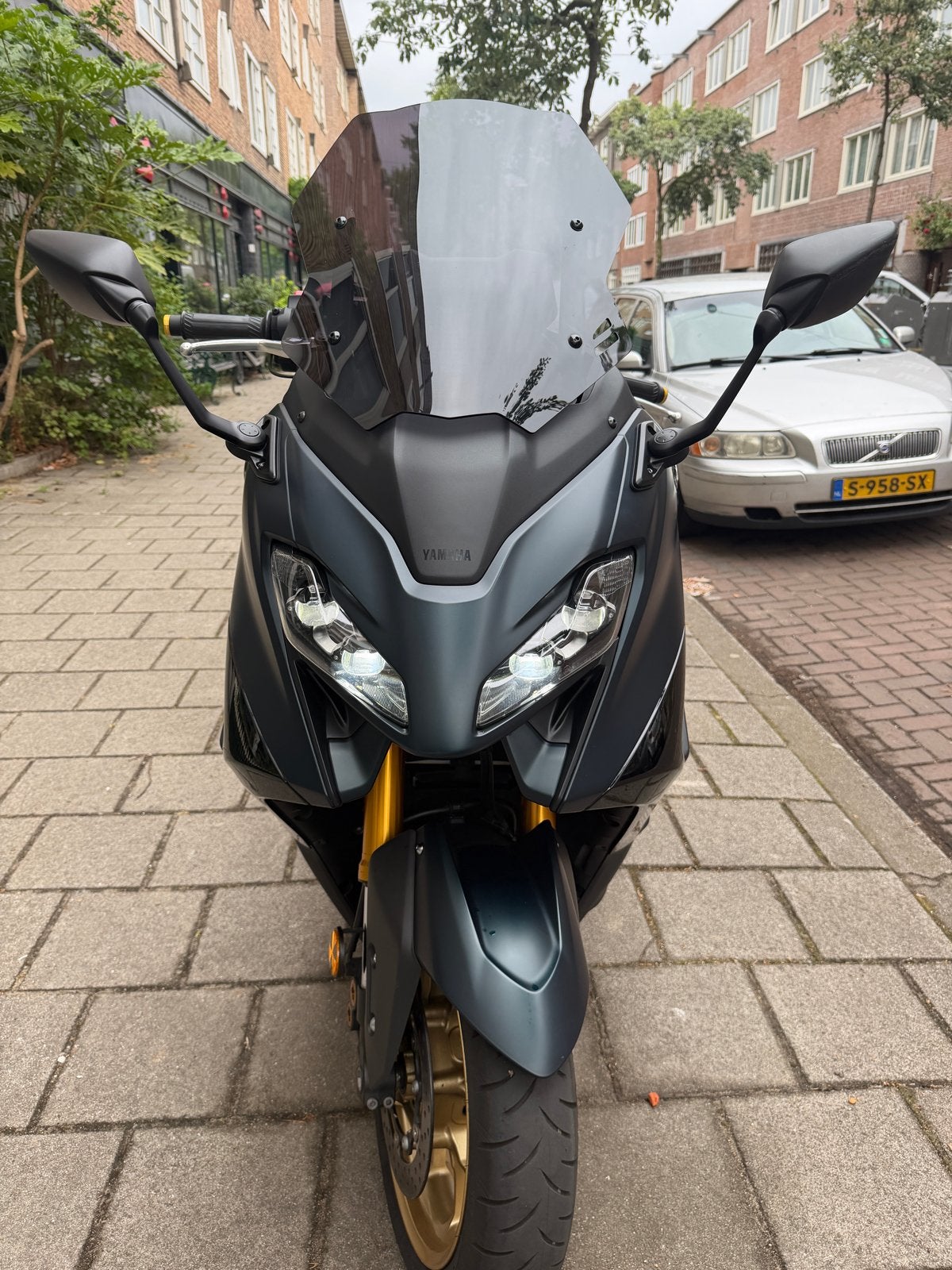Yamaha TMAX 560 Tech MAX - Luxe Motorscooter, Overige modellen, Ophalen of Verzenden, Zo goed als nieuw, Benzine