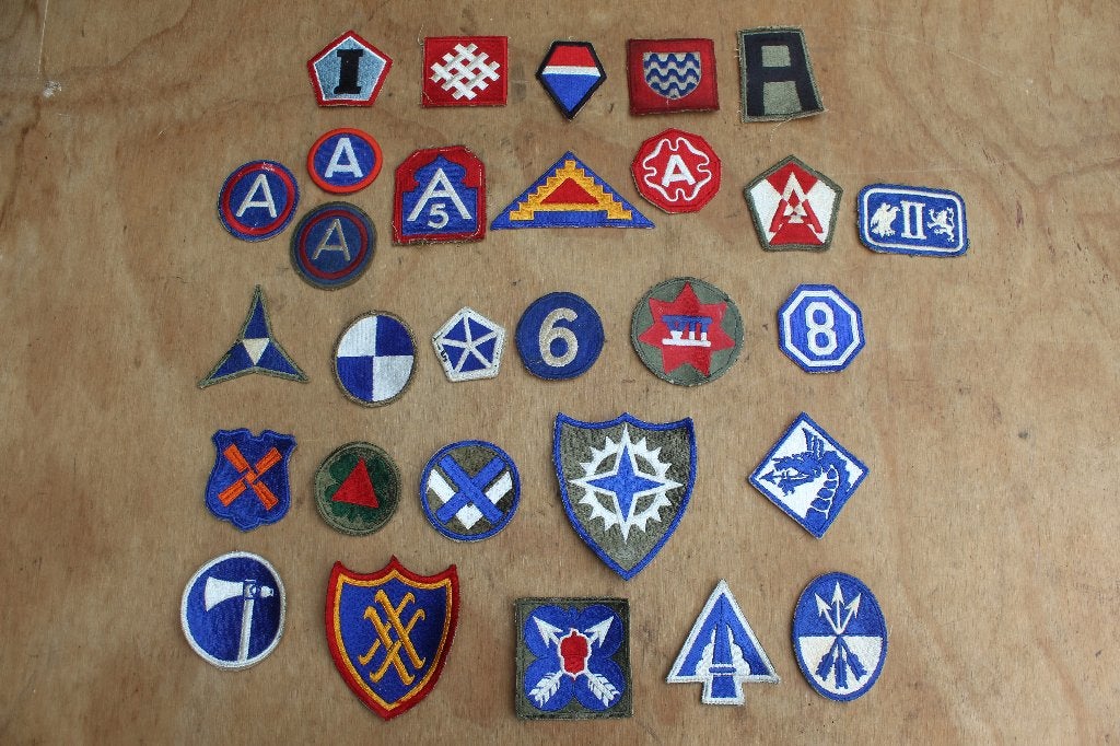 = US Verzameling Patches Zoals De GI Collectors Guide P7 =, Ophalen of Verzenden, Amerika, Embleem of Badge