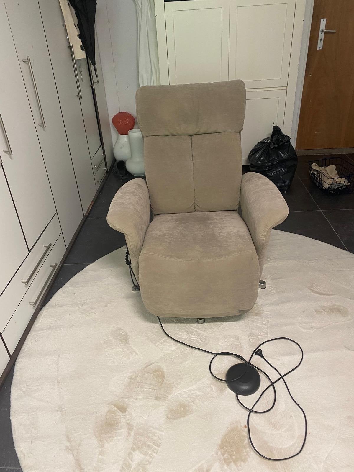 Moderne Elektrische Sta Op Stoel - Zo Goed als Nieuw Beige, Huis en Inrichting, Stoelen, Ophalen, Overige kleuren, Zo goed als nieuw