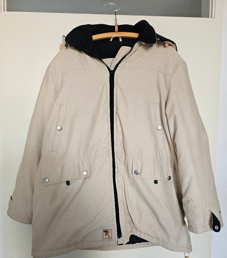 Nieuwe dames winterjas, Ophalen, Nieuw, Maat 46/48 (XL) of groter, Beige