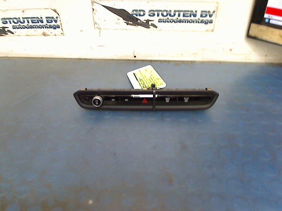 Bedieningspaneel Verwarming 3 serie Touring (G21) 2024, Gebruikt, Petuelring 130, München 80809, , Duitsland, BMW, Bayerische Motoren Werke AG