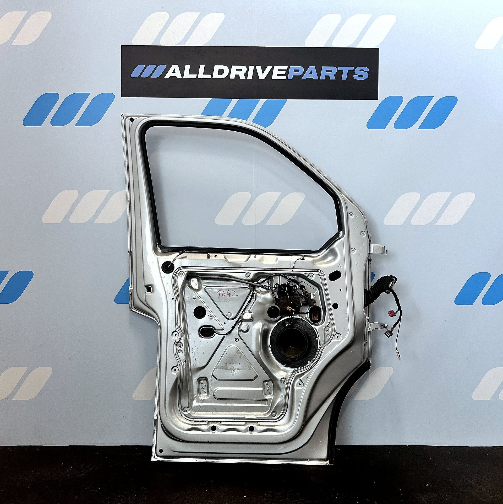 Voorportier links VW Transporter T6 grijs LA7W 7LA831055, Auto-onderdelen, Gebruikt, -, Deur, -