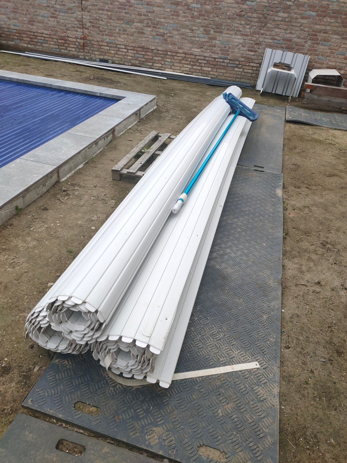 Zwembadafdekking Lamellen - Wit, Doe-het-zelf en Verbouw, Rolluiken, Ophalen, Gebruikt, Wit, 200 cm of meer