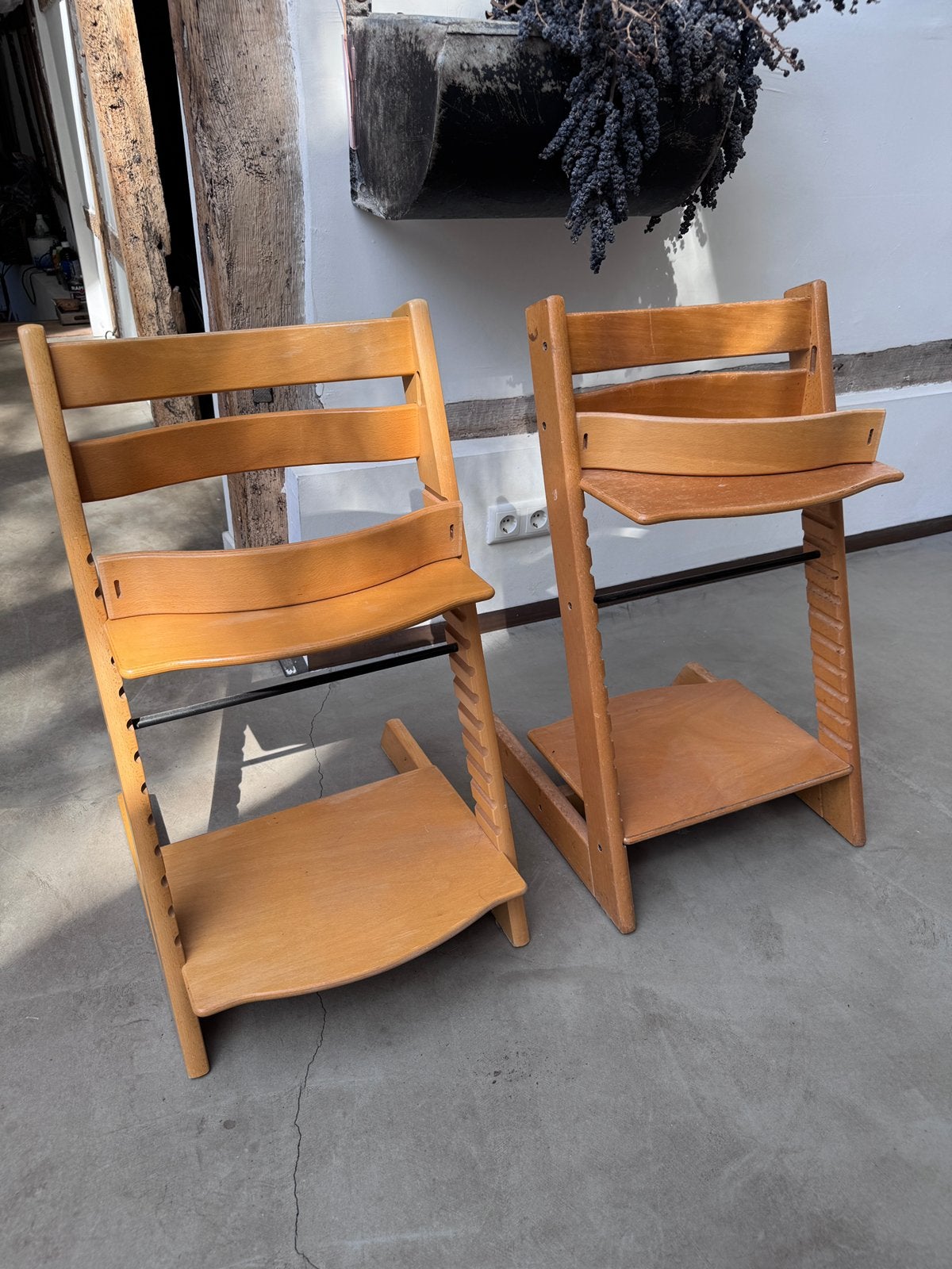 Koopje ! Twee stokke triptrap stoelen, Ophalen, Gebruikt