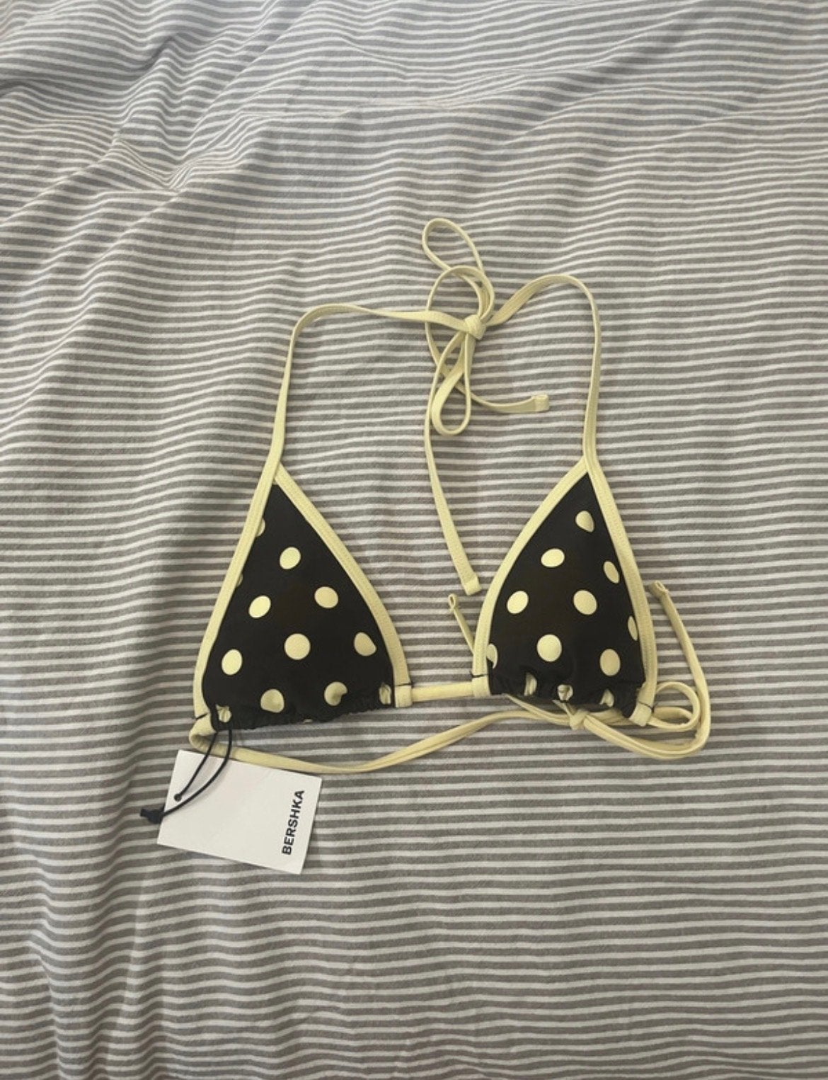 Nieuw met kaartje Bershka bikini top, Ophalen of Verzenden, Nieuw, Zwart, Bikini