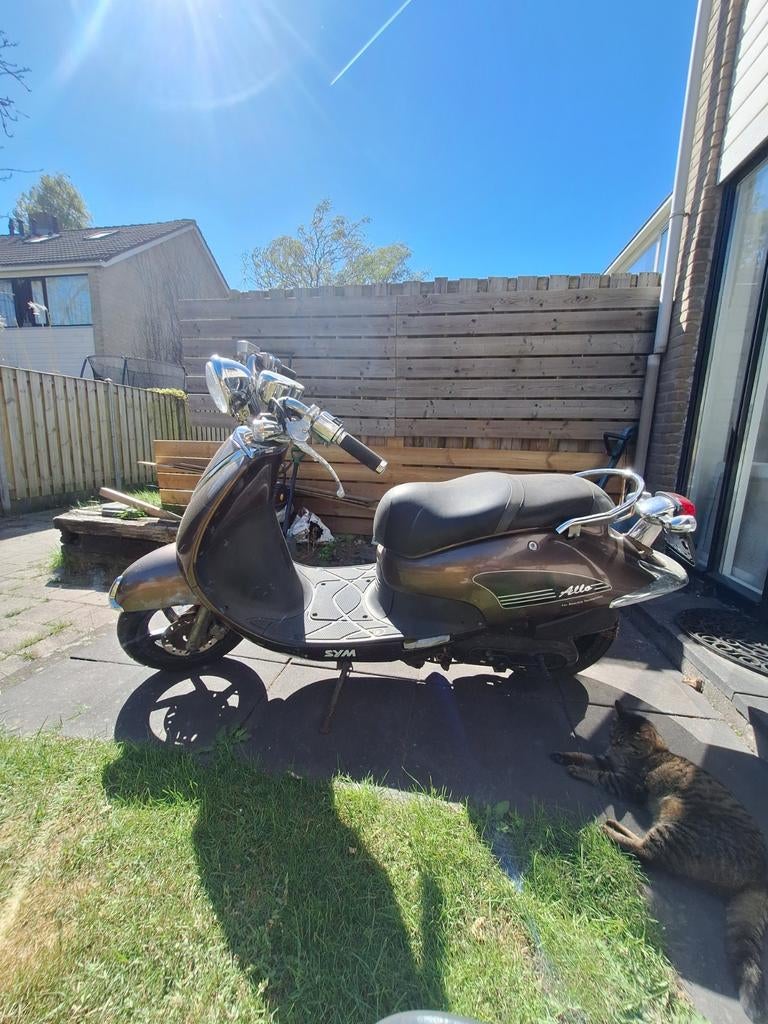 Sym Allo Scooter - Bruin, project, Ophalen, Gebruikt, Maximaal 45 km/u, Allo