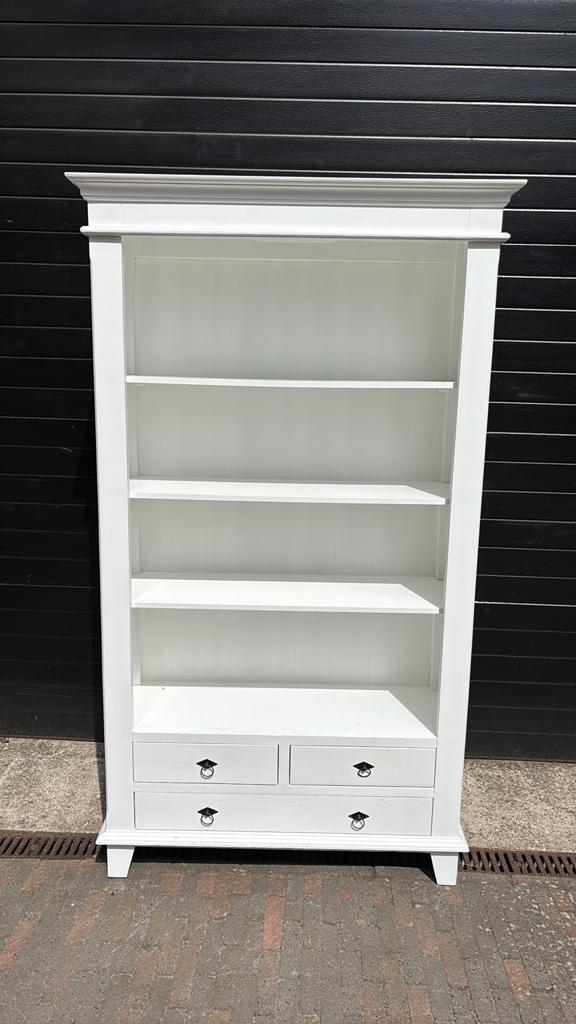 Mooie witte kast, Ophalen, Gebruikt