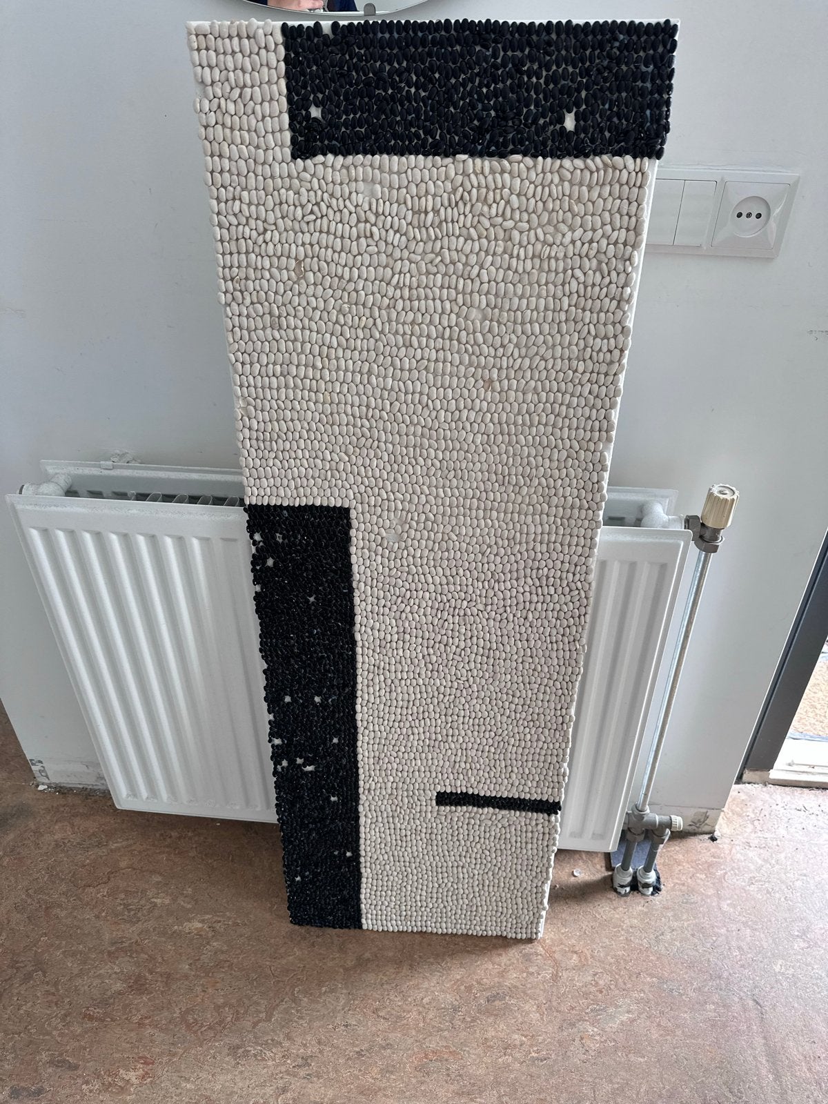 Uniek kunstwerk van witte en zwarte bonen, Ophalen, Abstract, Met textuur, Overige materialen