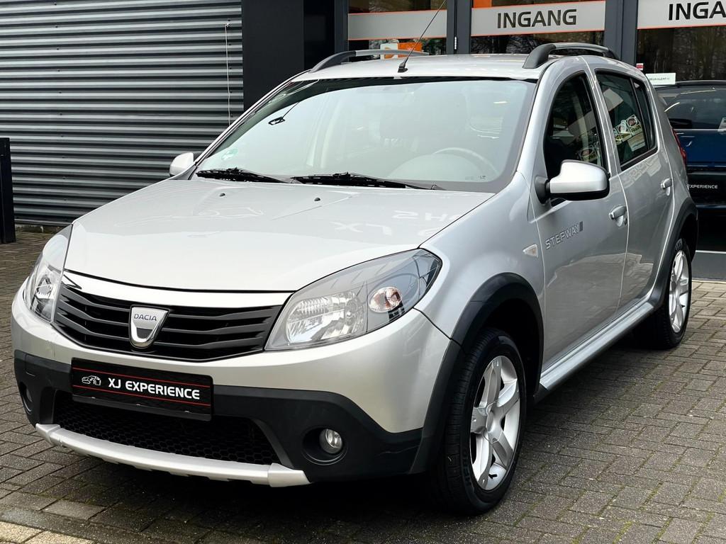 Dacia Sandero 1.6 Stepway AIRCO CARPLAY NAVI ELECT RAMEN AFN, Voorwielaandrijving, Stof, Zwart, 4 cilinders