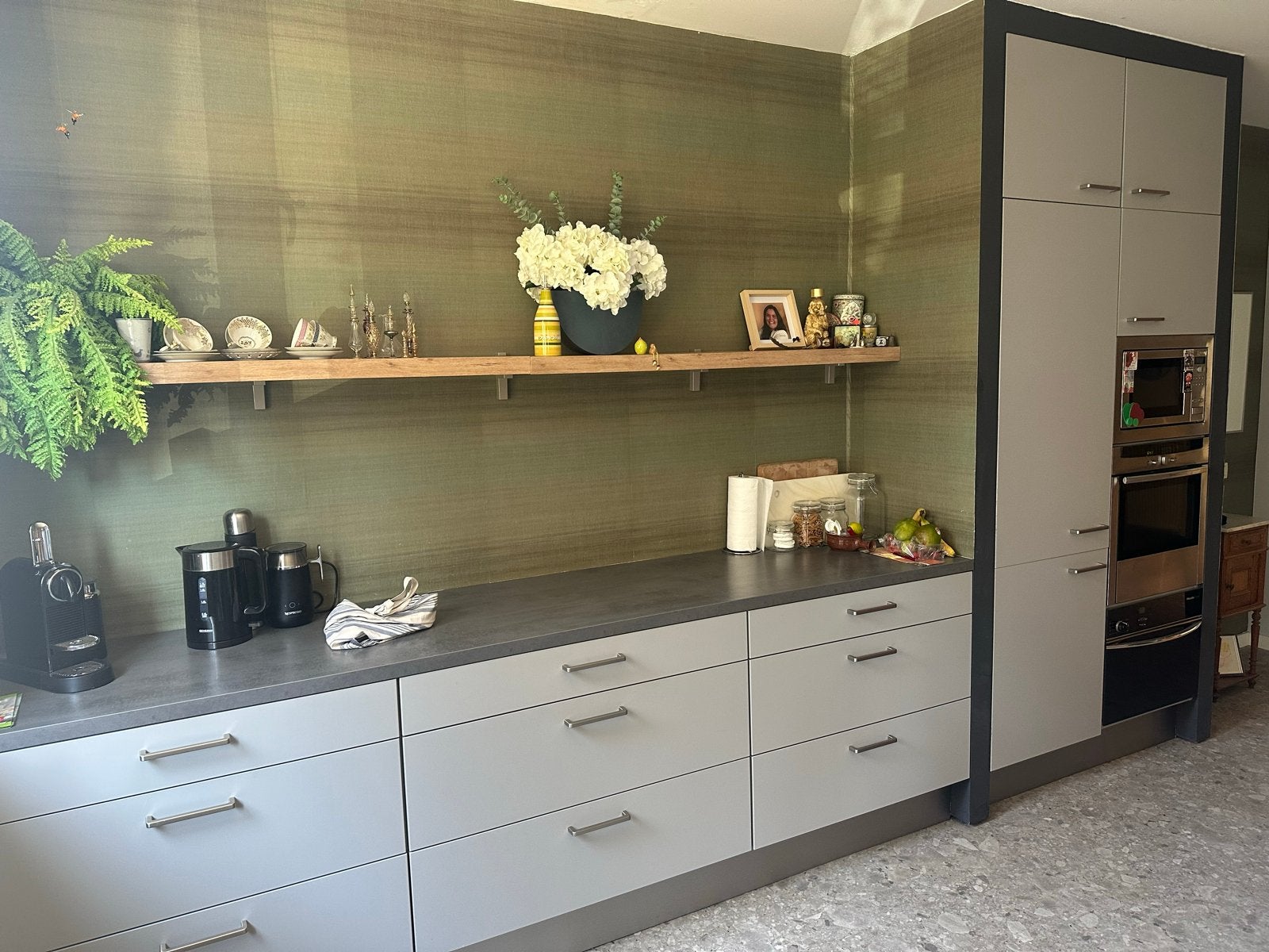 Keukenwand 420 cm met oven, magnetron en Miele stoomoven, Huis en Inrichting, Keuken | Complete keukens, Ophalen, Gebruikt, Enkelwandige keuken