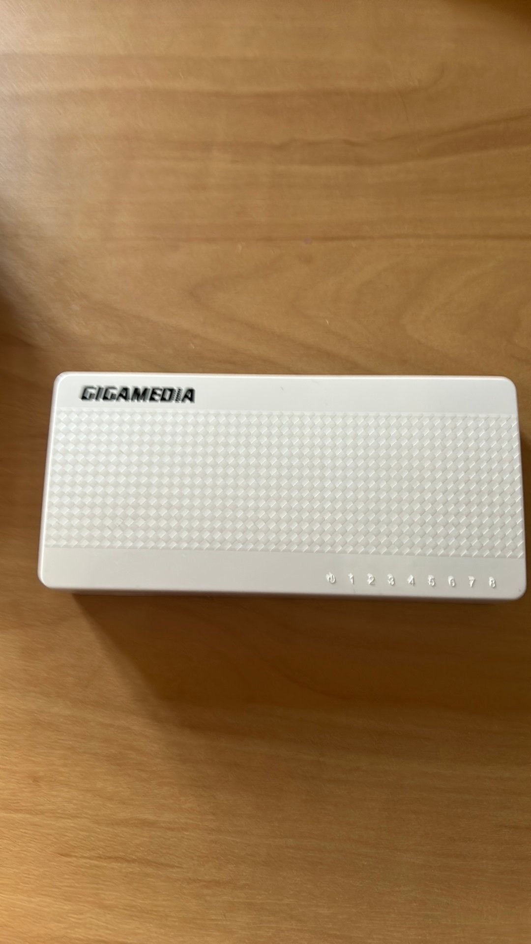 GIGAMEDIA Fast Ethernet Switch GGM NE808XR - 8 poorten, Ophalen of Verzenden, Zo goed als nieuw